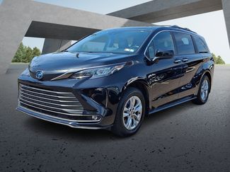 Used 2022 Toyota Sienna XLE Woodland Edition w/ Protection Package (TMS) AWD/4WD video 3