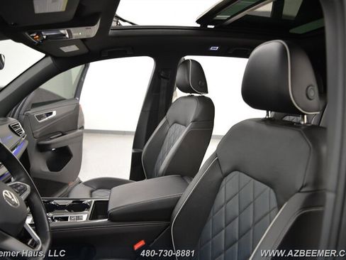 Used 2024 Volkswagen Atlas Cross Sport SEL Premium R-Line image 15