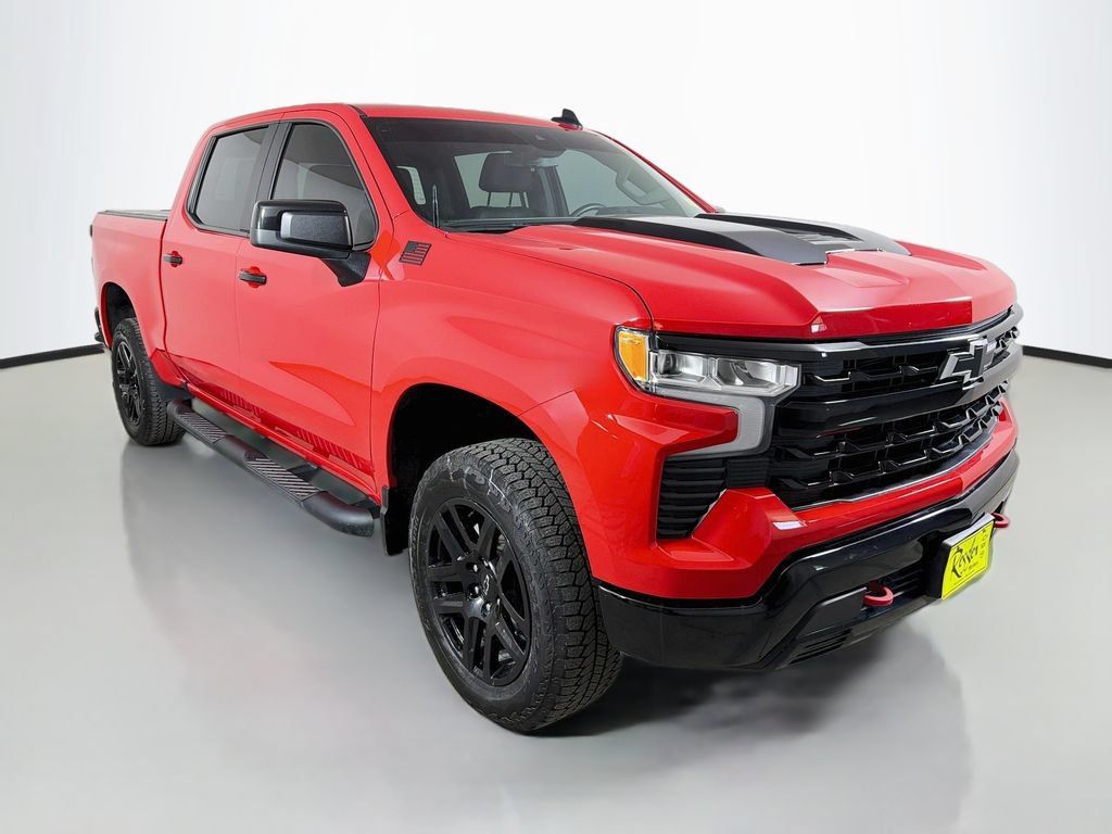 Used 2024 Chevrolet Silverado 1500 LT Trail Boss w/ Convenience Package II AWD/4WD image 4