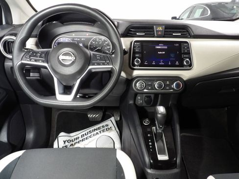 Used 2021 Nissan Versa SV FWD image 13