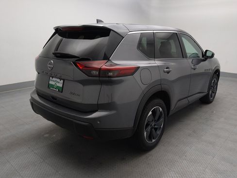 Used 2024 Nissan Rogue SV AWD/4WD image 9