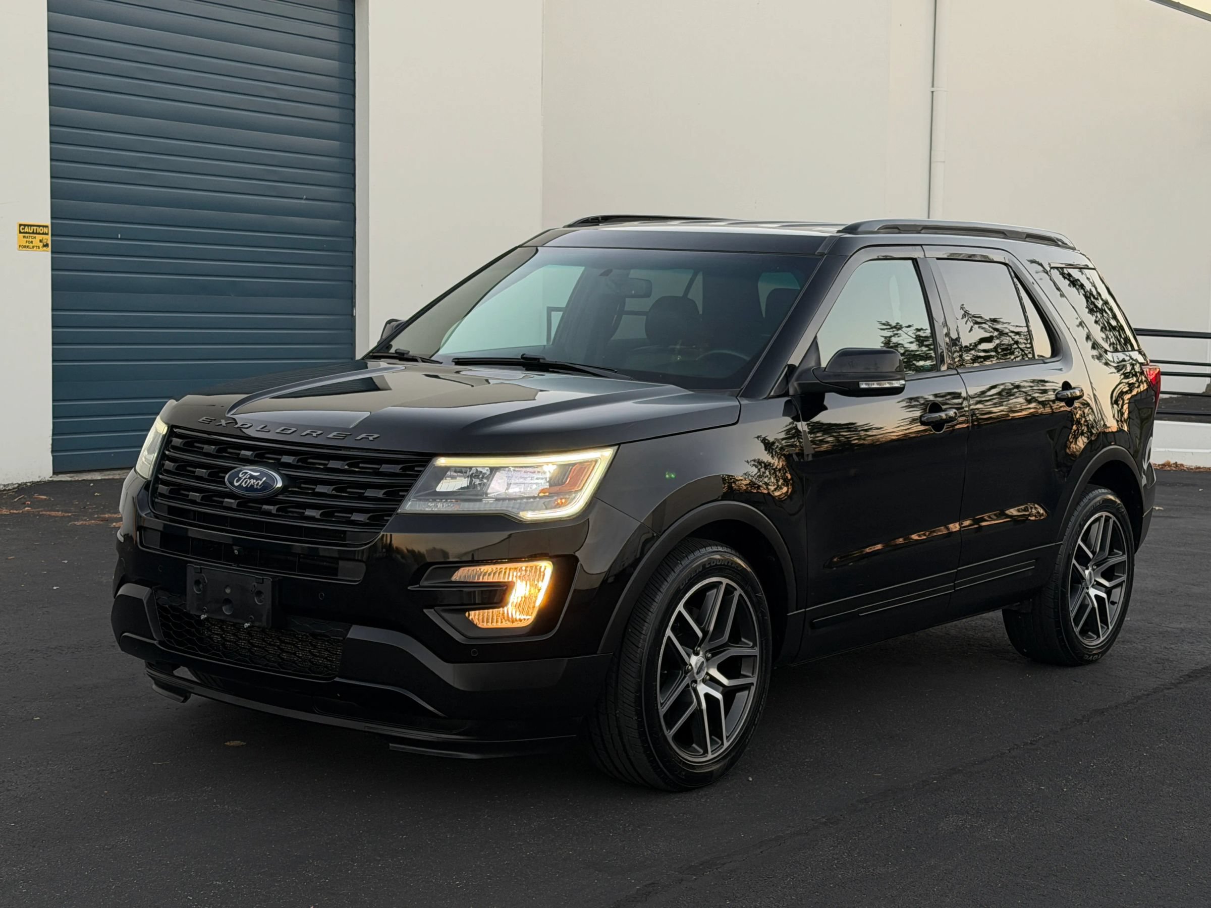 Used 2016 Ford Explorer Sport w/ Equipment Group 401A AWD/4WD image 1