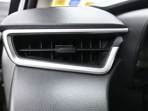 Used 2023 Toyota Corolla LE image 18