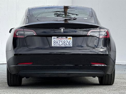 Used 2018 Tesla Model 3 Mid Range image 5