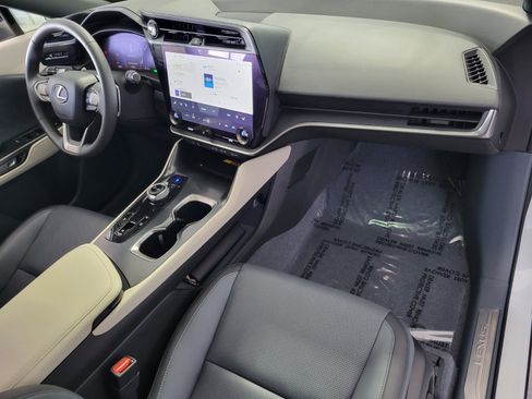 Certified 2023 Lexus RZ 450e Premium image 17