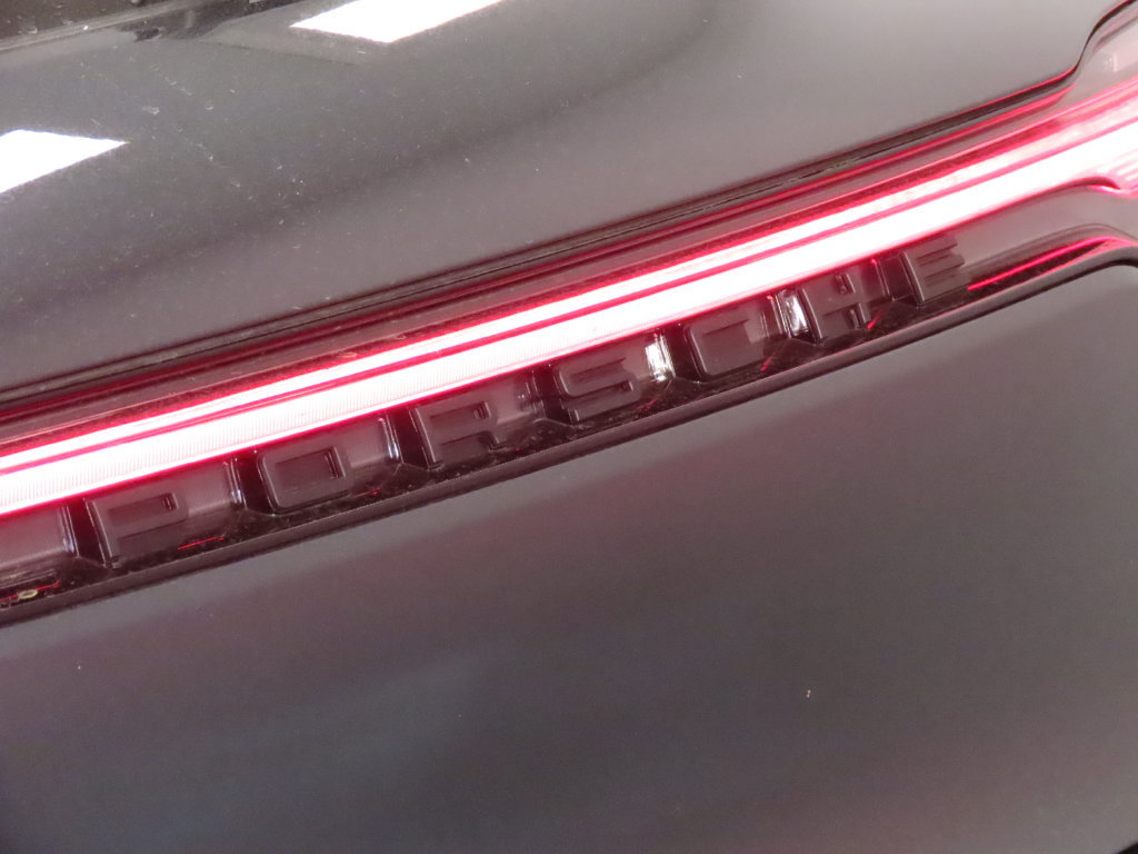 Certified 2026 Porsche Macan GTS AWD/4WD image 12