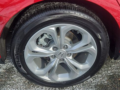 Certified 2024 Honda Accord LX image 9