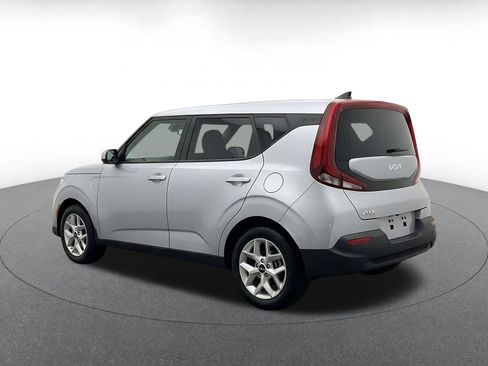 Used 2025 Kia Soul LX w/ LX Technology Package FWD image 5