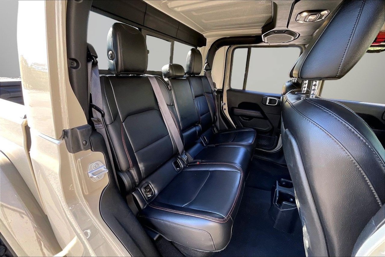 Certified 2020 Jeep Gladiator Rubicon AWD/4WD image 23