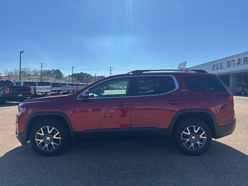 Used 2023 GMC Acadia SLT image 2
