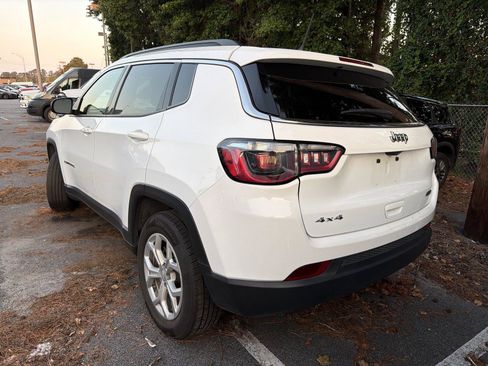 Used 2024 Jeep Compass Latitude AWD/4WD image 6