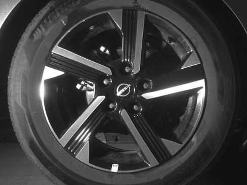 Used 2025 Nissan Sentra SV FWD image 15