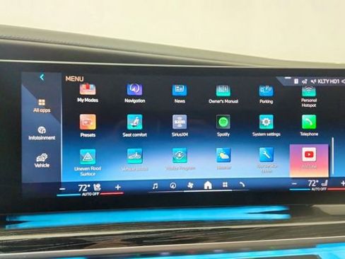 Used 2024 BMW 740i xDrive w/ Premium Package image 53