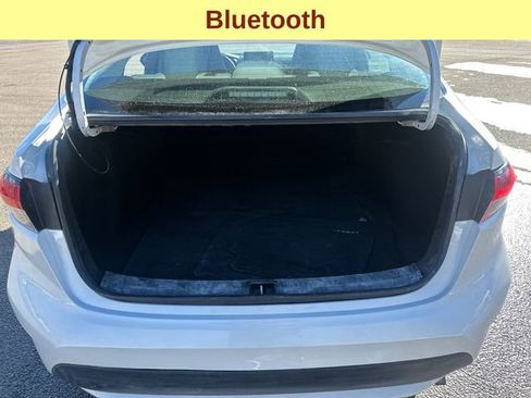 Used 2021 Toyota Corolla LE image 12