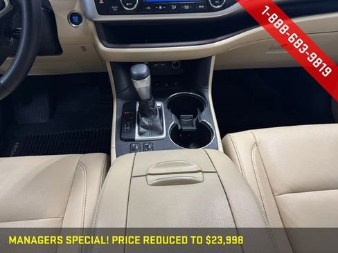 Used 2019 Toyota Highlander SE image 15