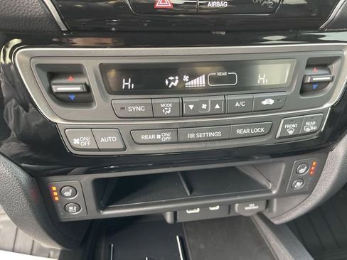 Used 2025 Honda Ridgeline Black Edition image 19
