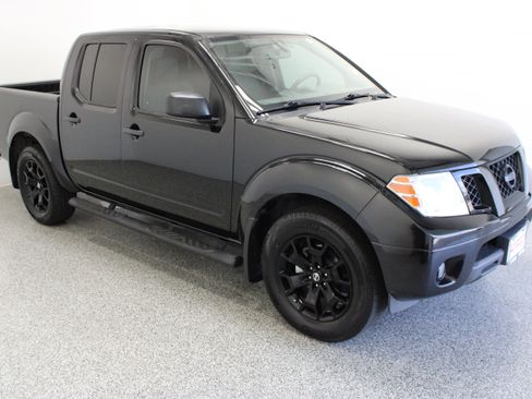Used 2021 Nissan Frontier SV w/ Midnight Edition Floor Mats RWD image 4