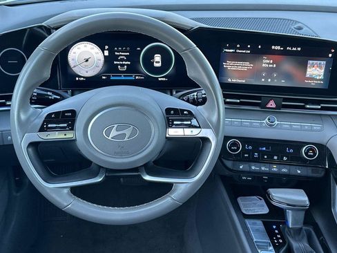 Used 2025 Hyundai Elantra SEL FWD image 13