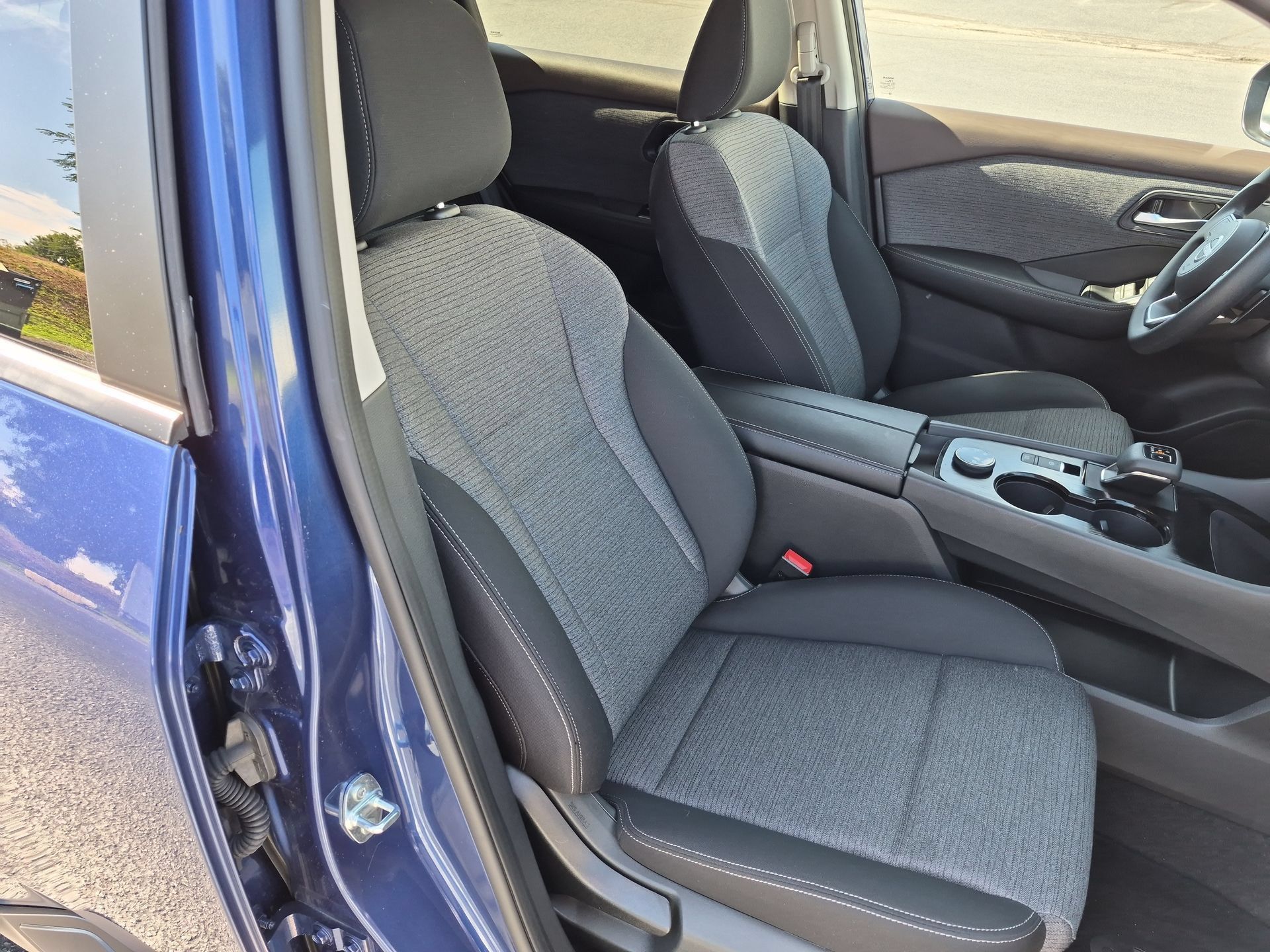Used 2023 Nissan Rogue SV AWD/4WD image 27