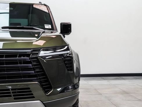 Used 2024 Lexus GX 550 AWD/4WD image 4