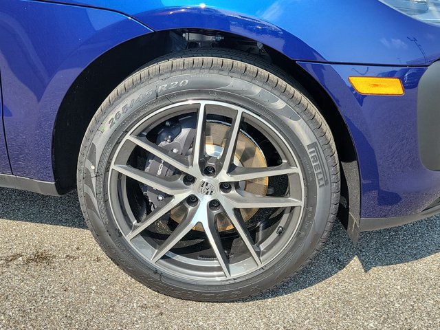 Used 2026 Porsche Macan AWD/4WD image 11