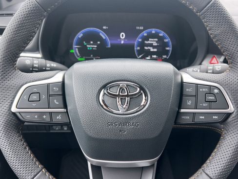 New 2026 Toyota Sienna XLE Woodland Edition AWD/4WD image 23