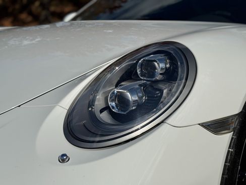 Used 2014 Porsche 911 Turbo S image 17