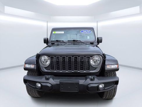 Used 2025 Jeep Gladiator Sport AWD/4WD image 8