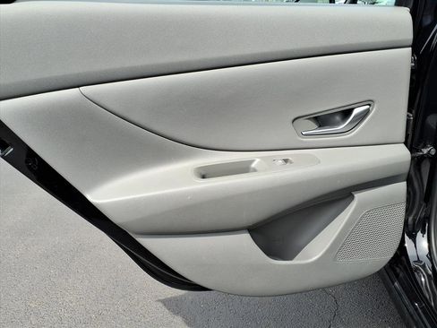 Used 2023 Hyundai Elantra SEL w/ Convenience Package FWD image 18