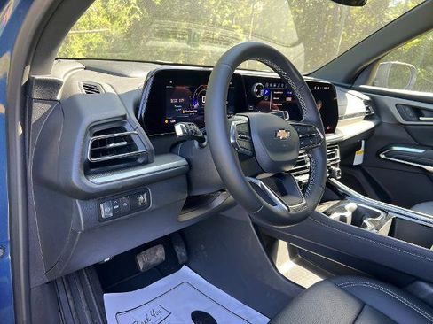 New 2025 Chevrolet Traverse LT image 10