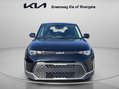 Used 2025 Kia Soul LX w/ LX Technology Package image 2