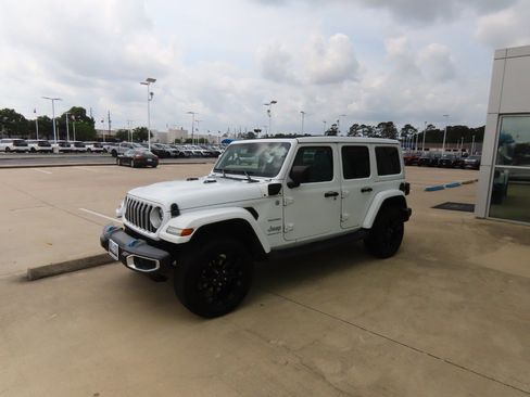 Used 2024 Jeep Wrangler Sahara w/ Safety Group image 2