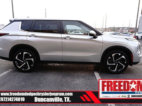 Used 2024 Mitsubishi Outlander SE image 6