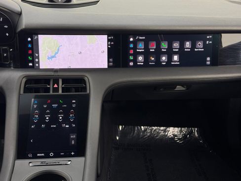 Used 2023 Porsche Taycan 4S w/ Technology Package image 24