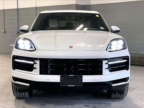 Certified 2025 Porsche Cayenne image 8