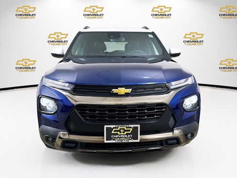 Used 2022 Chevrolet TrailBlazer ACTIV w/ Sun and Liftgate Package FWD image 2