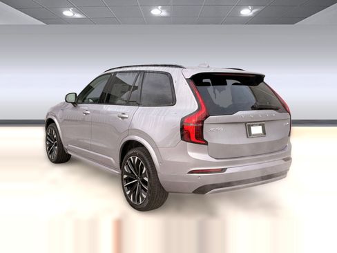 New 2026 Volvo XC90 T8 Ultra w/ Protection Package AWD/4WD image 3