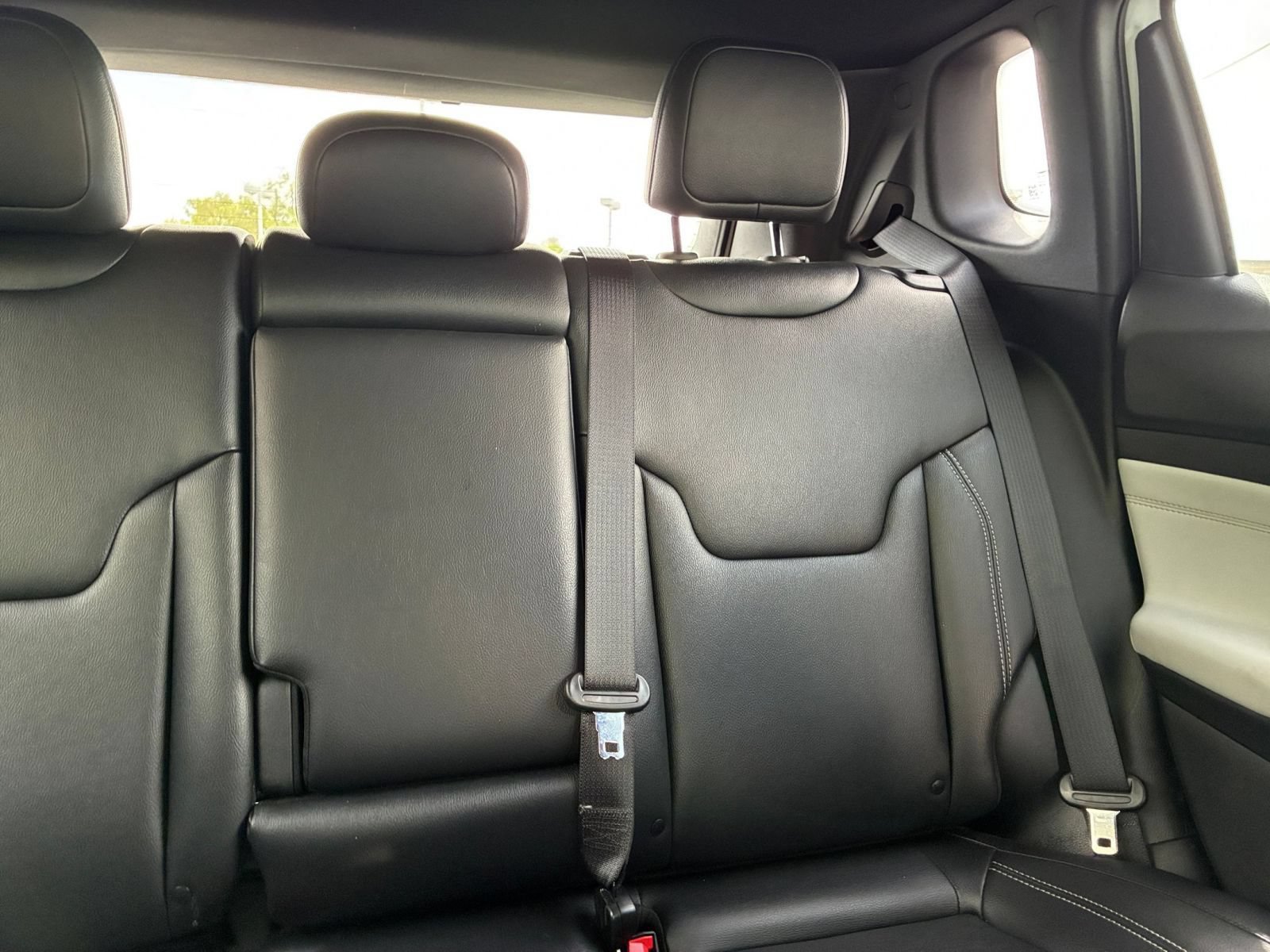 Used 2025 Jeep Compass Limited AWD/4WD image 37
