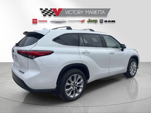 Used 2022 Toyota Highlander Limited image 5