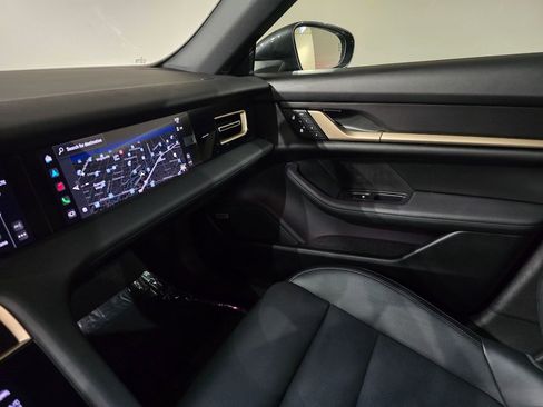 Used 2022 Porsche Taycan 4 Cross Turismo image 27