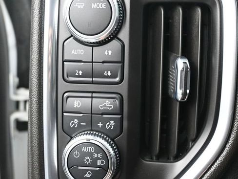 Used 2022 GMC Sierra 1500 AT4 w/ AT4 Preferred Package AWD/4WD image 14