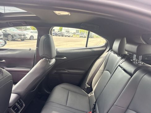 Used 2023 Lexus UX 250h F Sport AWD/4WD image 34