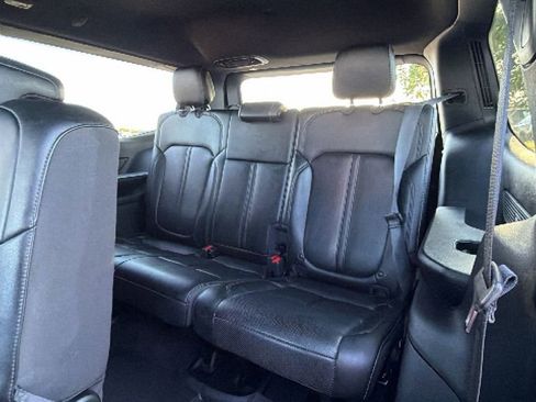 Used 2024 Jeep Wagoneer Series II w/ Flexible Seating Group RWD image 24