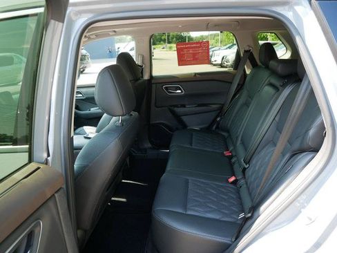Certified 2023 Nissan Rogue Platinum w/ Platinum Premium Package AWD/4WD image 11