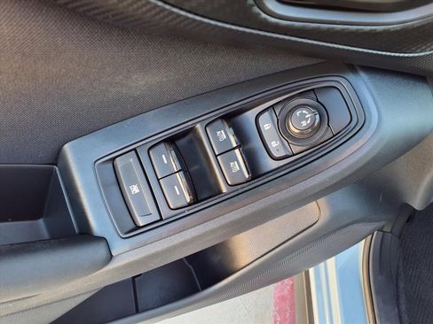 Used 2023 Subaru Crosstrek 2.0i image 8