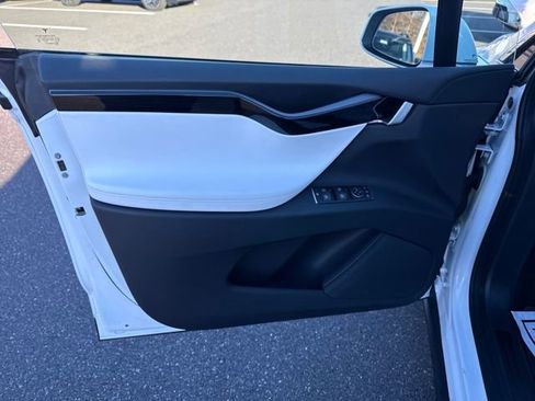 Used 2020 Tesla Model X Long Range image 15