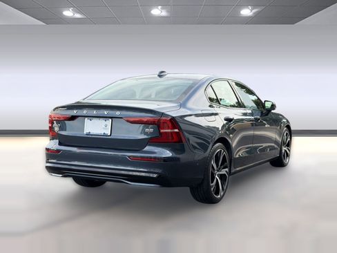 Used 2024 Volvo S60 B5 Plus FWD image 9