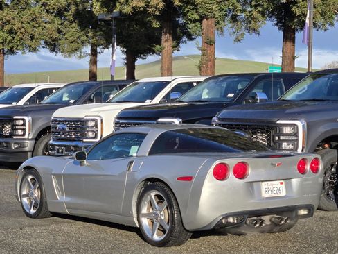 Used 2006 Chevrolet Corvette Coupe w/ Preferred Equipment Group image 4