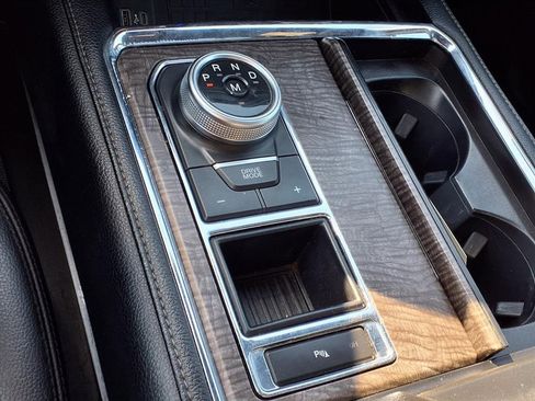 Used 2021 Ford Expedition Limited image 17