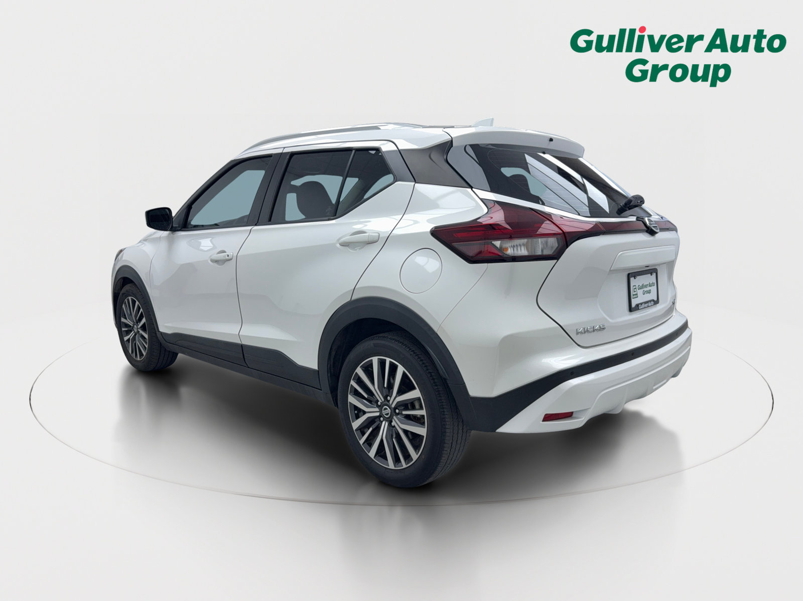 Used 2021 Nissan Kicks SV FWD image 4